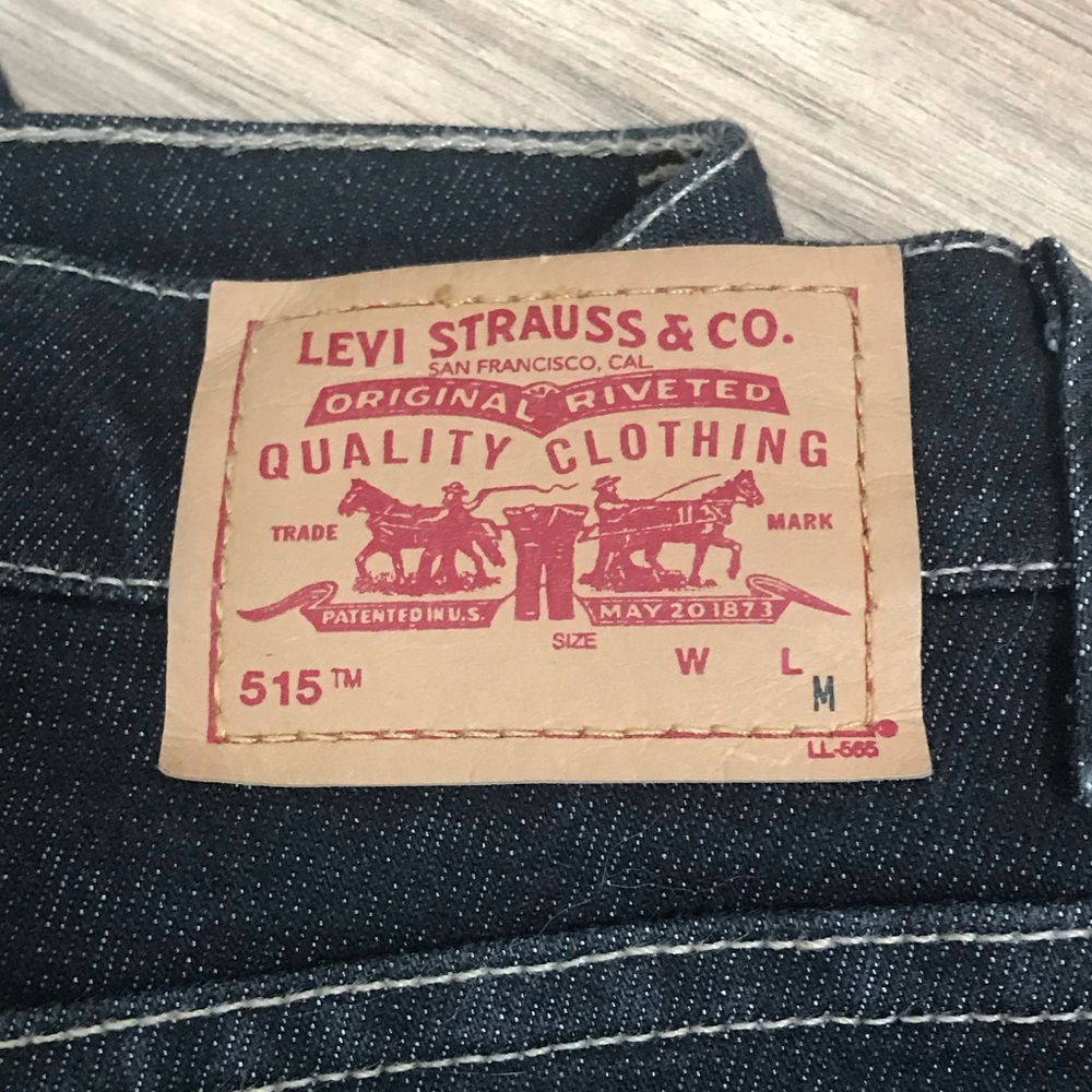 Women’s Levi 515 Boot Cut Jeans - Picture 4 of 10